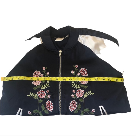 American Rag Embroidered Satin Jacket. - Picture 6 of 7